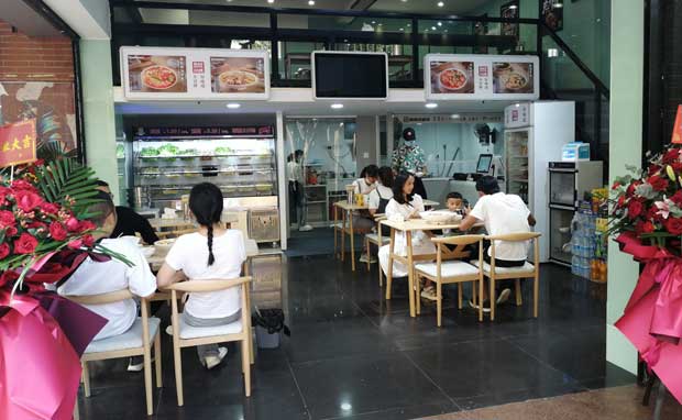 一個好的冒菜加盟品牌應該具備幾大優(yōu)勢