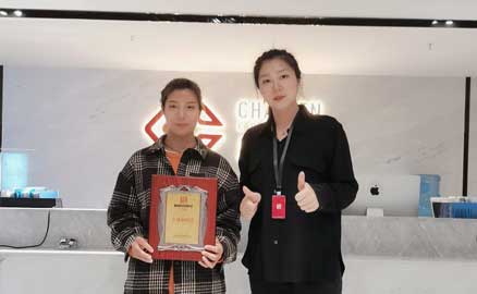 云南普洱的楊女士覺(jué)得餐飲才是剛需