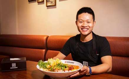 對(duì)話企業(yè)家專訪：部隊(duì)歸來的“帽牌”美食家