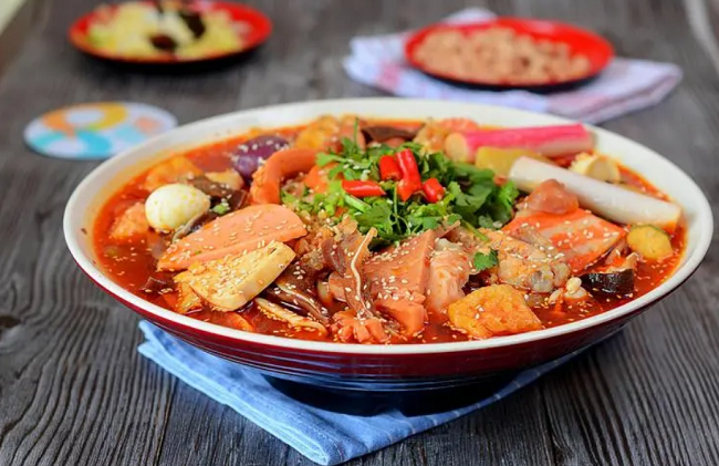 開(kāi)一個(gè)冒菜加盟店多少錢合適，帽牌貨告訴你