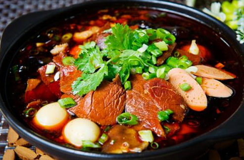 選對(duì)地點(diǎn)，冒菜店生意興??！