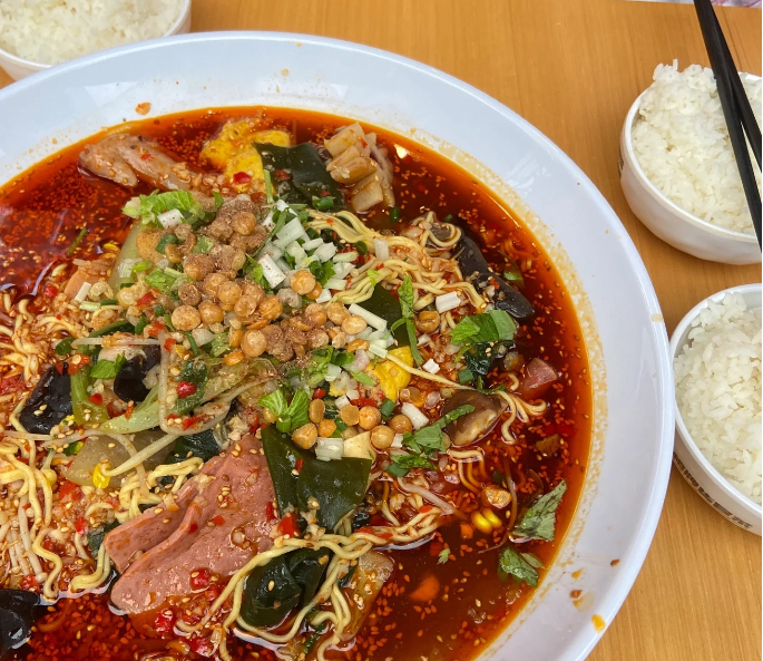 冒菜好吃還是麻辣燙好吃，哪一個更好吃