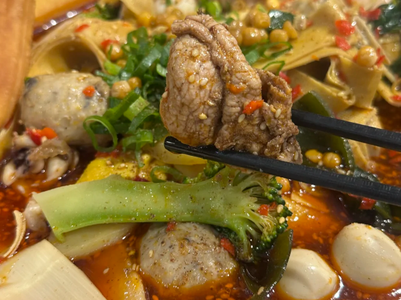 小縣城夫妻創(chuàng)業(yè)選啥？帽牌冒菜就很不錯(cuò)