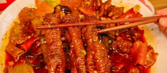 開冒菜店到底賺不賺錢？帽牌貨冒菜來(lái)告訴你